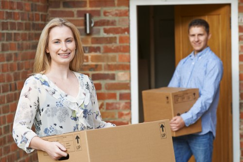 Storage pricing explanation with transparent quote model for a local property clear-out